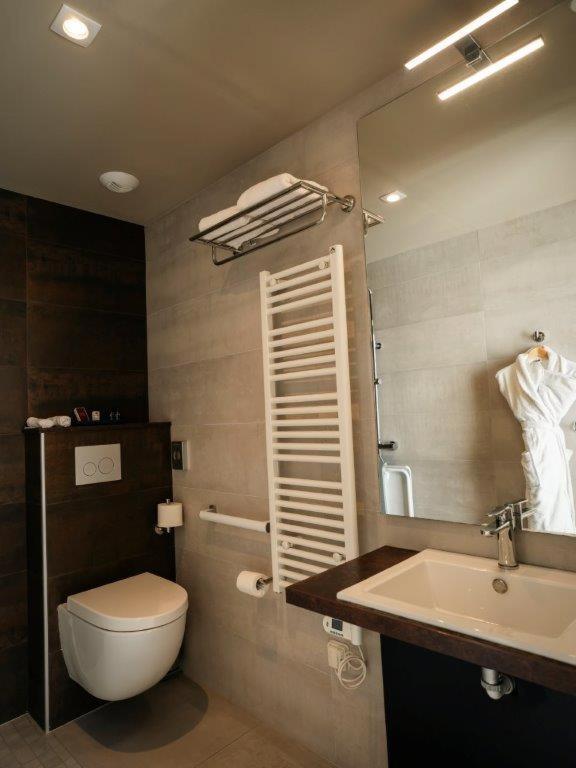 Brit Hotel Privilege Lisieux - La Villa Des Arts Exterior photo